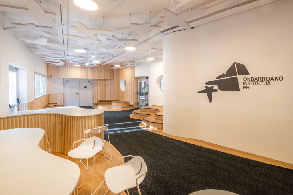 IES Ondarroa hall recepcion TLS