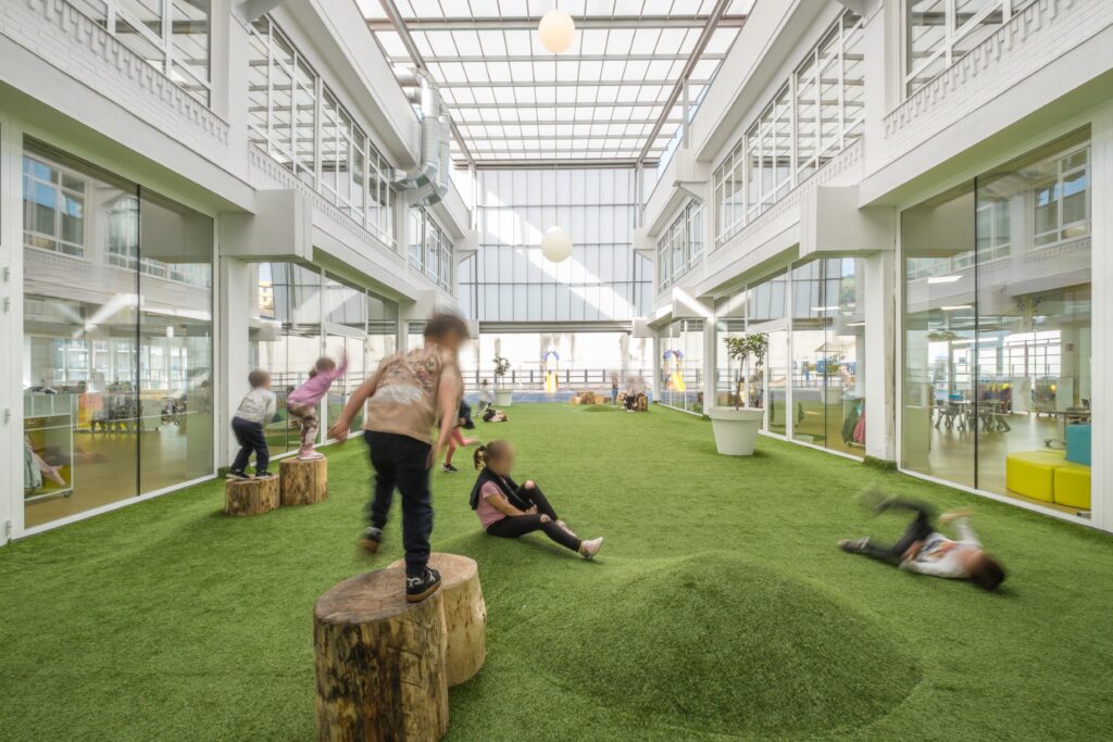 La Salle Bilbao Planta baja infantil terrzas patios pequeños 9