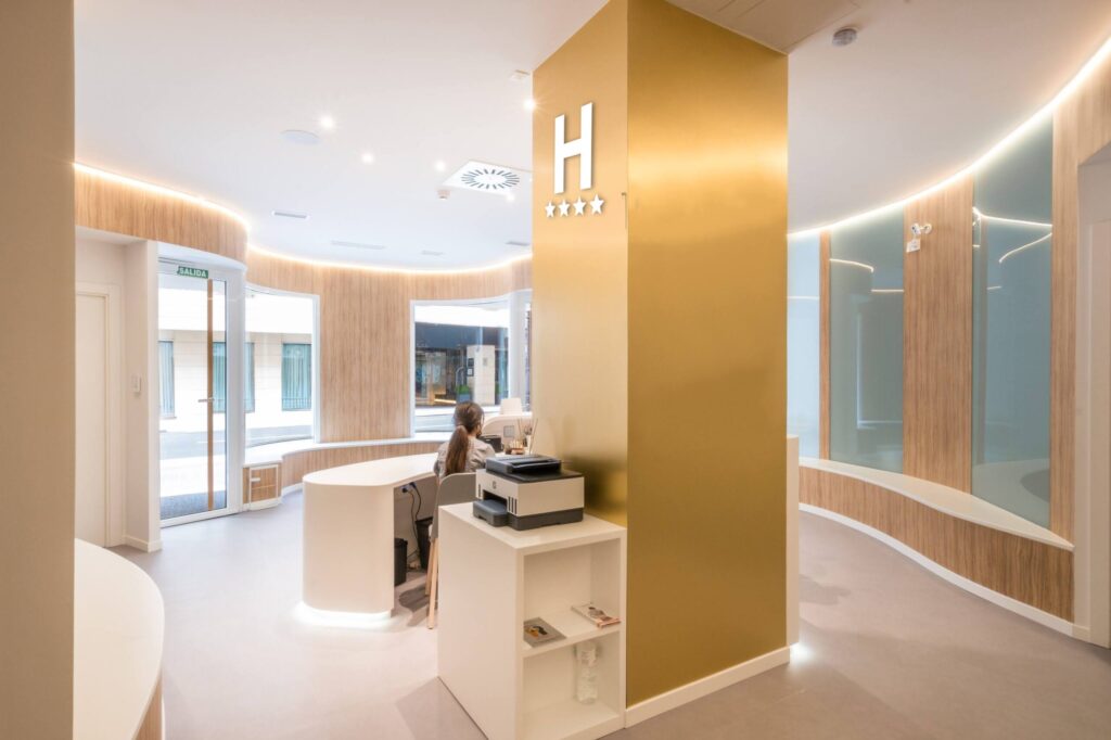 sala de recepción hotel