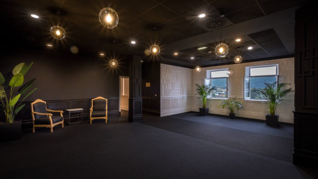 Seminario Derio hall